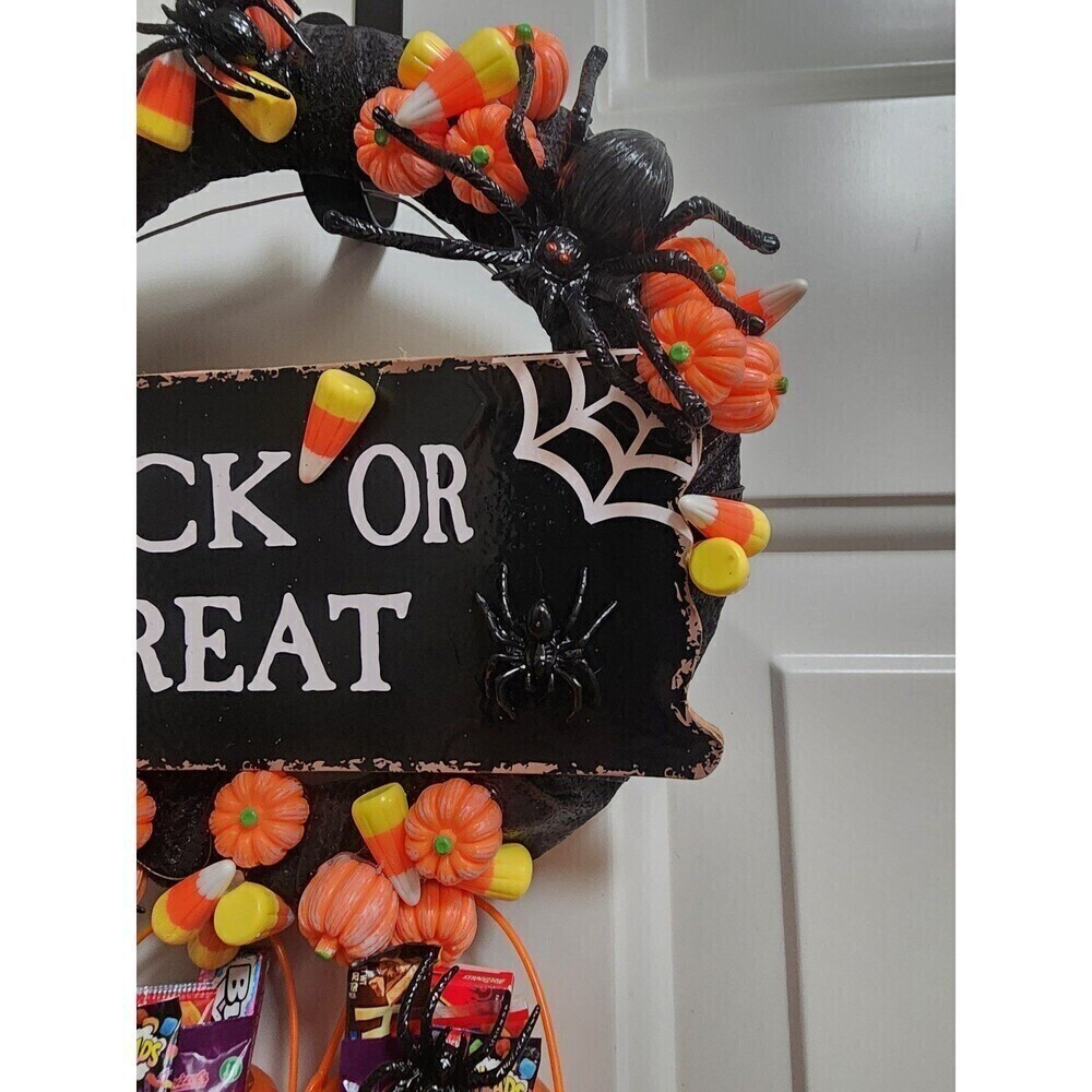 Trick or Treat Halloween Wreath 8 1/2 inches-NEW - Picture 7 of 9